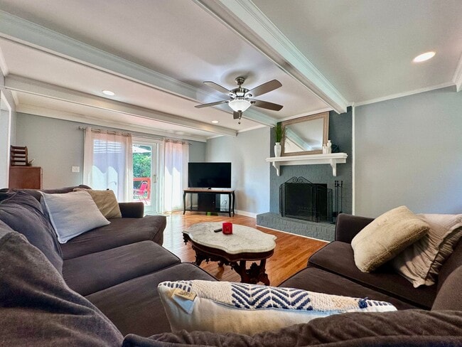 Building Photo - Ready August 15th! A First-Time Rental on ...