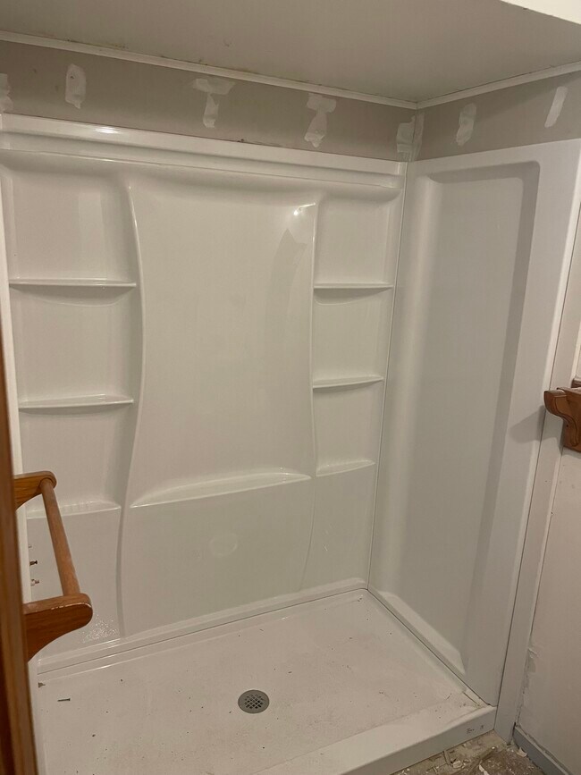 Building Photo - 265 Ruskin Street