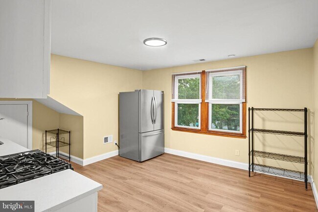 Building Photo - 35 3rd Ave