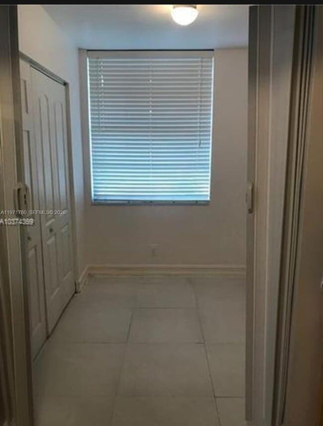 Building Photo - 1020 NW 80th Ave