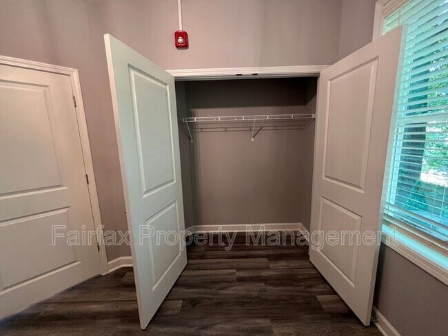 Building Photo - 518 Boone St