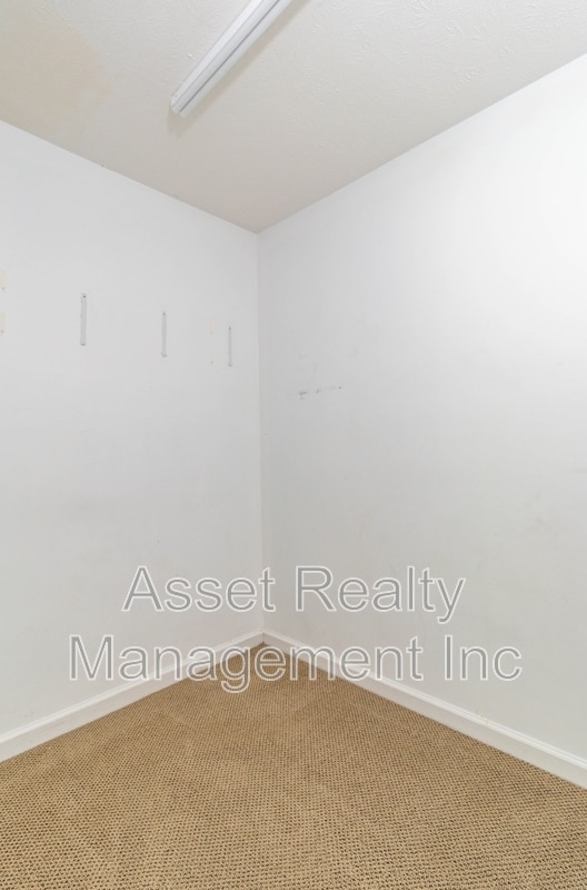 Building Photo - 2084 Allenridge Dr