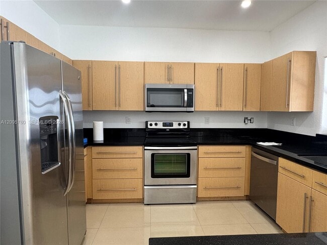 Building Photo - 15071 SW 136th Pl