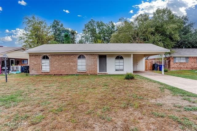 Building Photo - 11119 Woodmere Dr