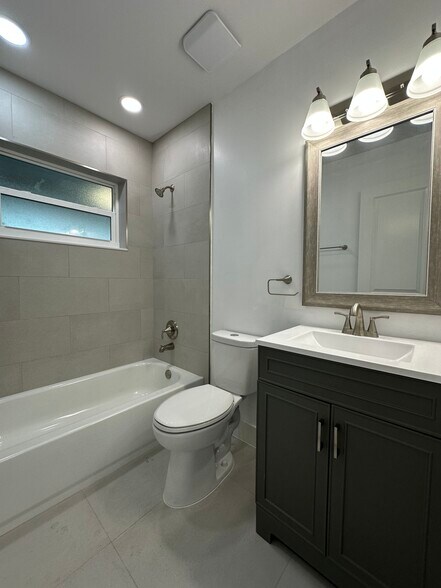 Building Photo - 2112 Garfield St