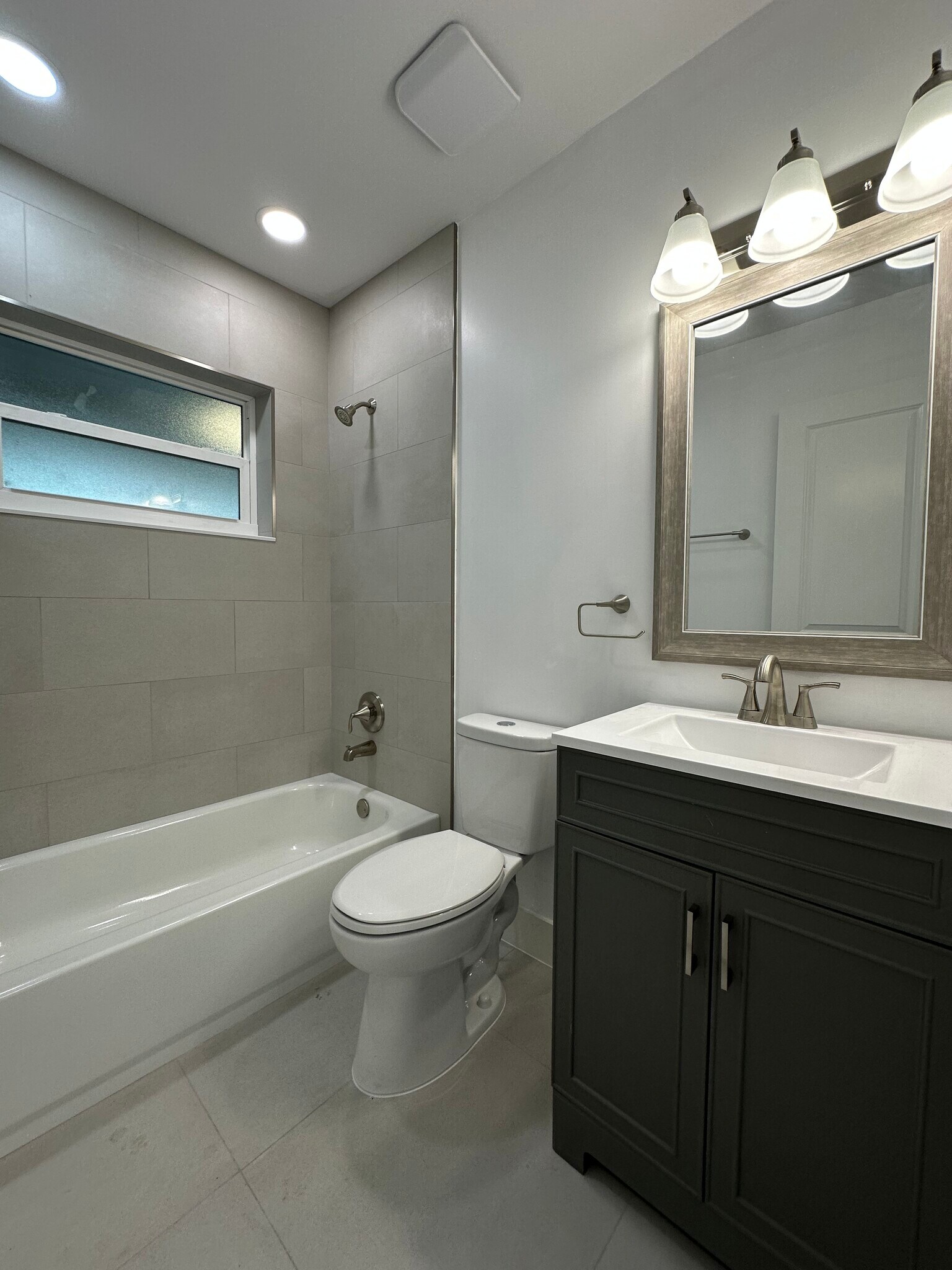 Building Photo - 2112 Garfield St