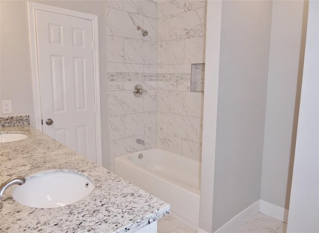 Building Photo - 8126 Glorieta Dr
