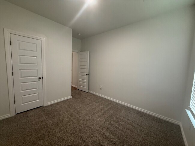 Building Photo - 9048 NW 149th Ter