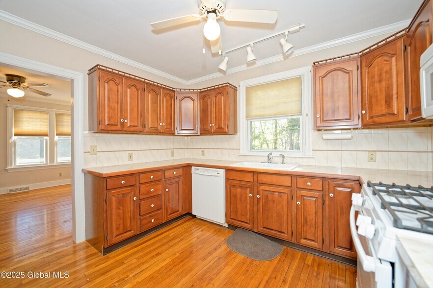 Kitchen 1 - 2550 Troy Schenectady Rd