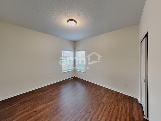 Building Photo - 210 Cherry Tree Ln