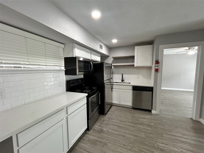 Building Photo - 219 Marshall St