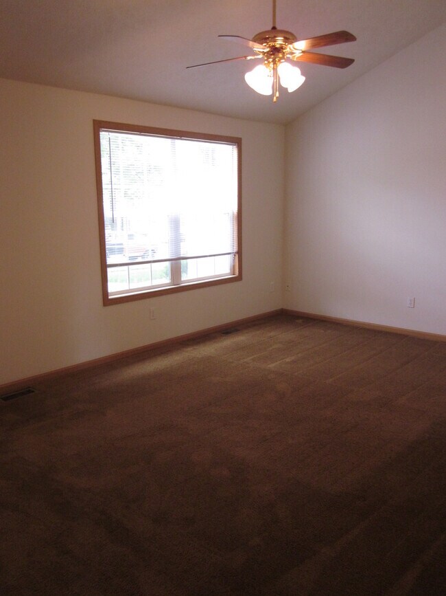 Building Photo - Beautiful Rental Close To East Campus