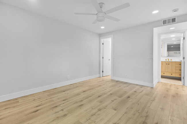 Building Photo - 769 Normandy Trail