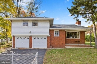 Building Photo - 816 East Dr