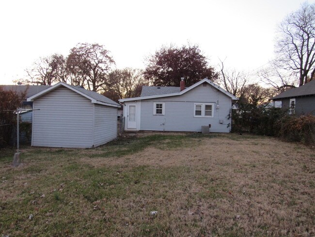 Building Photo - 2116 N Fremont Ave