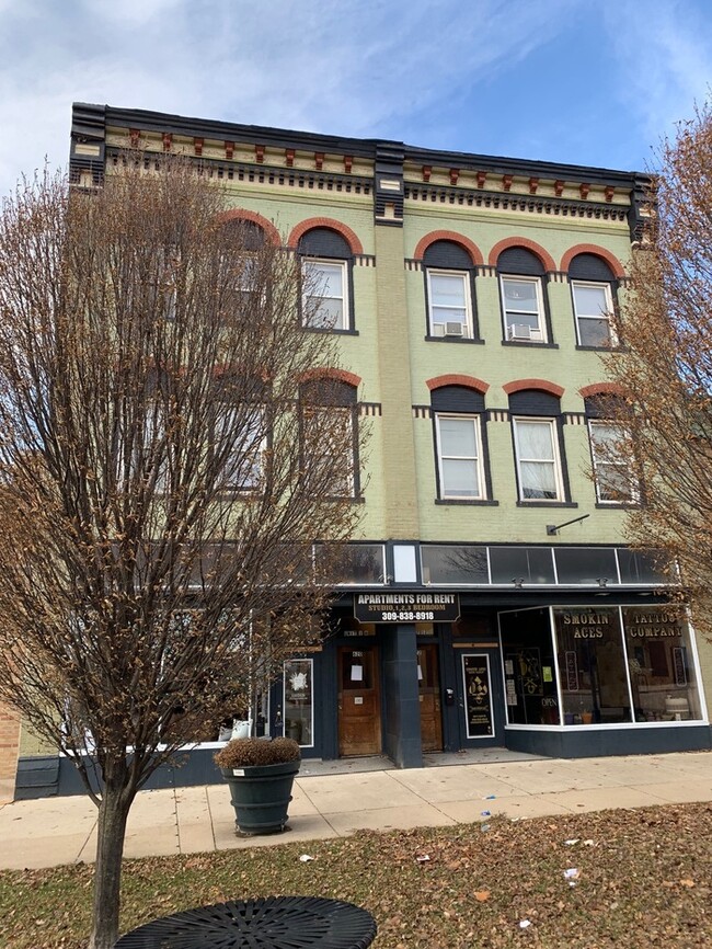 Primary Photo - 620 North Main St - Downtown Bloomington Loft