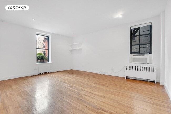 Building Photo - 29 W 84th St