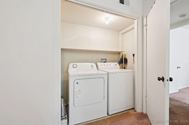 Building Photo - 6814 S Toledo Ave