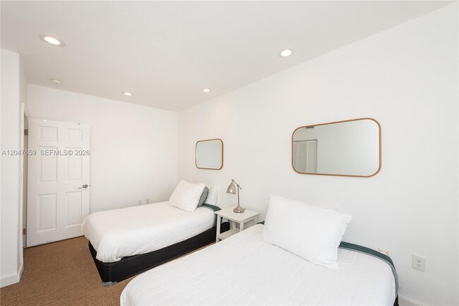 Building Photo - 9940 Collins Ave