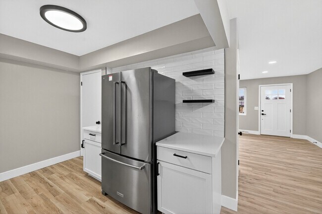 Building Photo - 5737 Kroegermount Dr