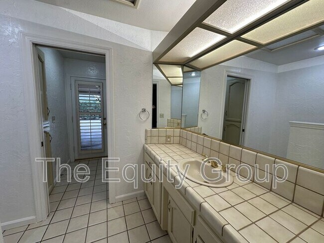 Building Photo - 5503 W Sweet Dr