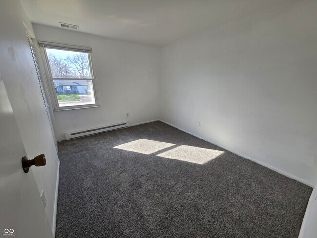 Building Photo - 3815 Biscayne Rd