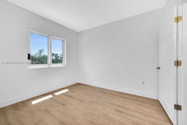 Building Photo - 3500 Coral Wy