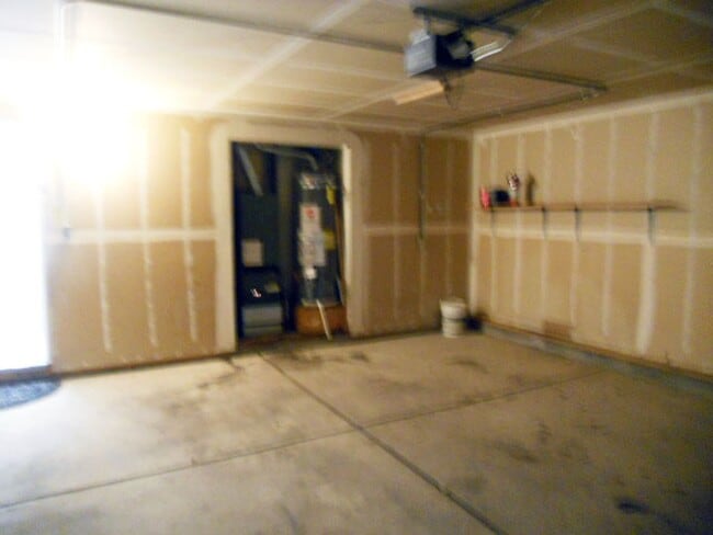 Building Photo - Single story 3 br/2bath/2car Home