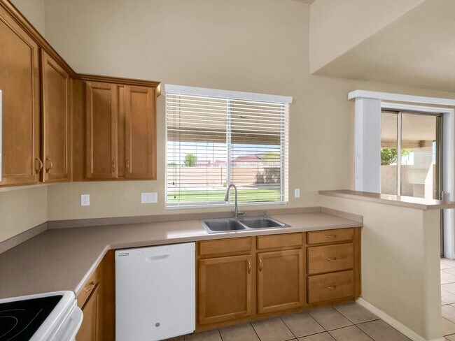 Building Photo - stunning 4-bedroom, 2-bathroom home