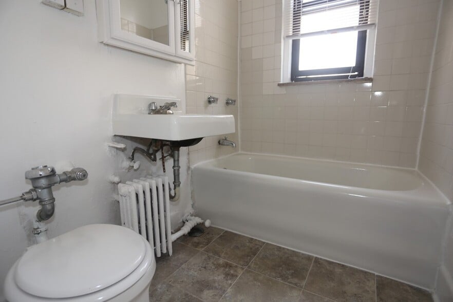 Building Photo - 3836 N Fremont St