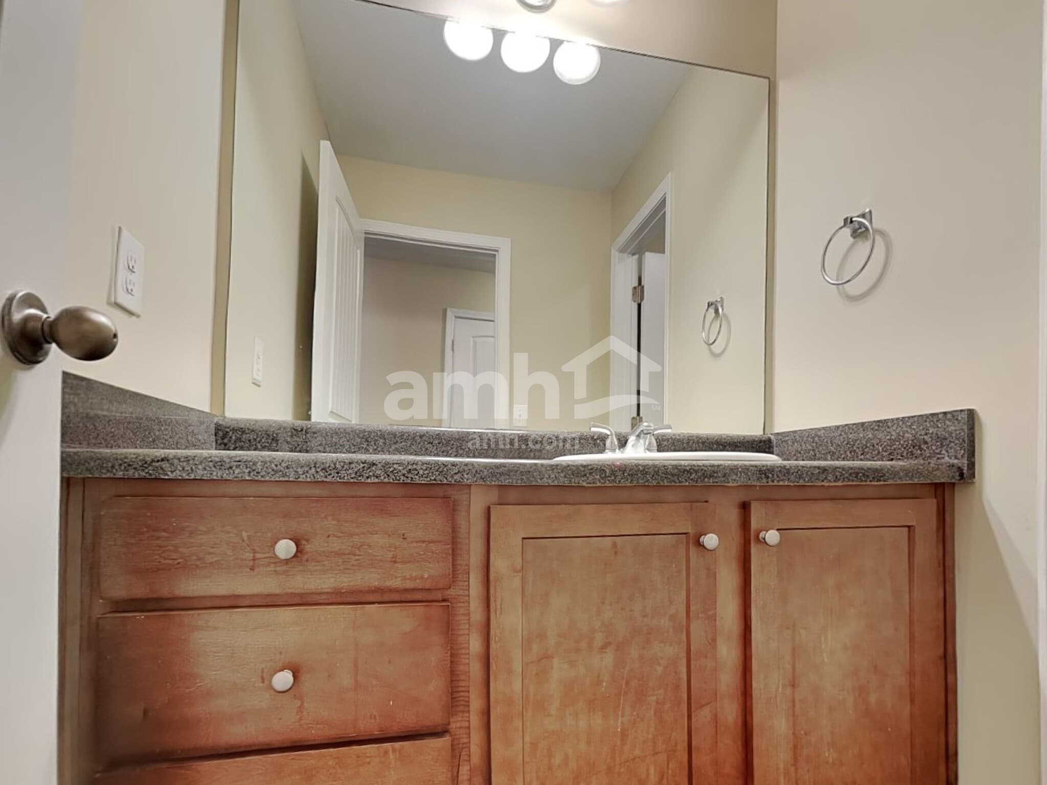 Building Photo - 507 Round Rock Trl