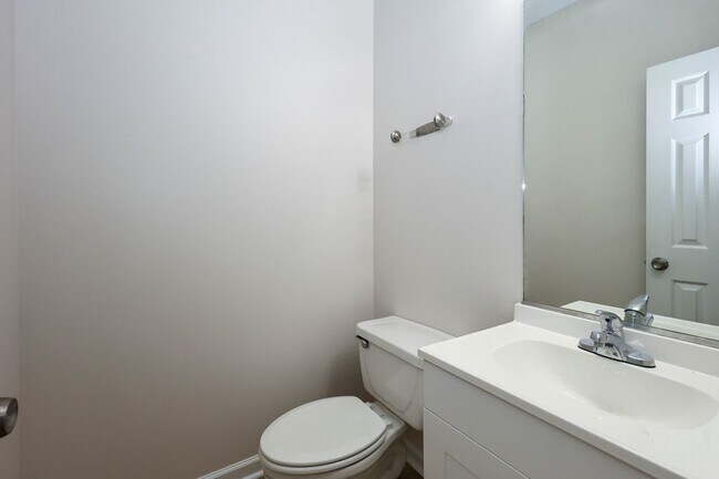 Building Photo - 230 Amal Dr SW