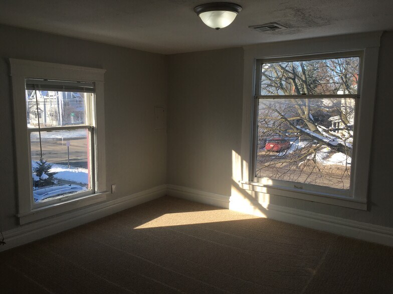 Bedroom 1 - 219 W Oakland Ave