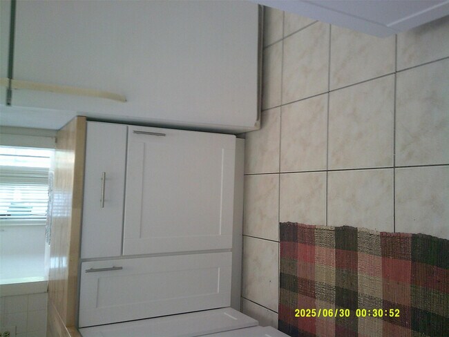 Building Photo - 5800 Margate Blvd