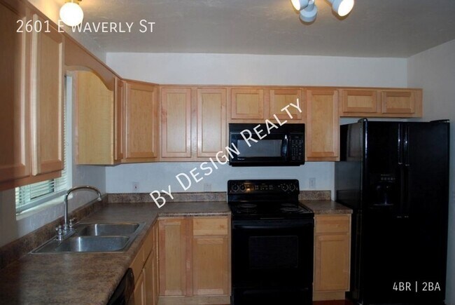 Building Photo - Blenman-Elm 4 Bed 2 Bath - Reserve NOW for March 2026 or Later