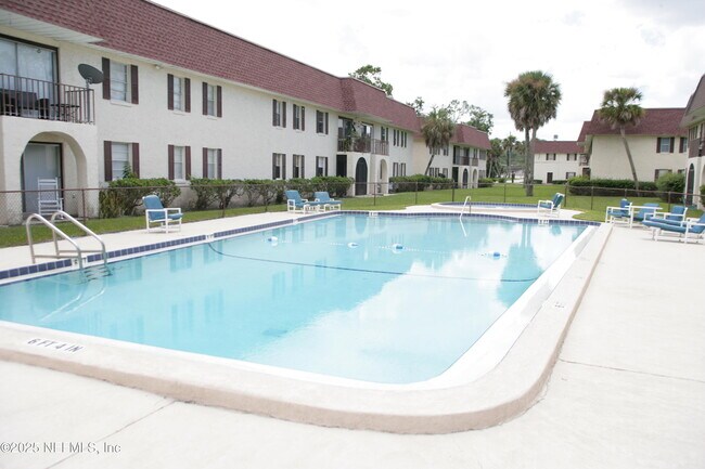 Building Photo - 1713 El Camino Rd