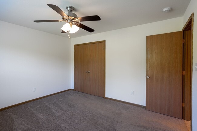 Building Photo - 701-703 Glenstone Dr.