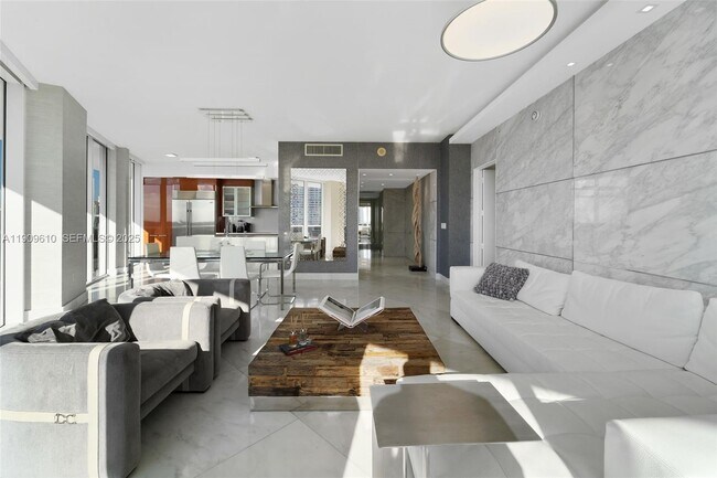 Building Photo - 4100 Island Blvd