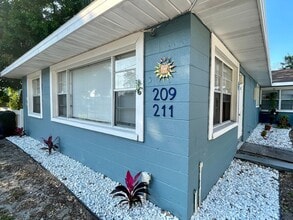 Building Photo - 209 31st Ave E