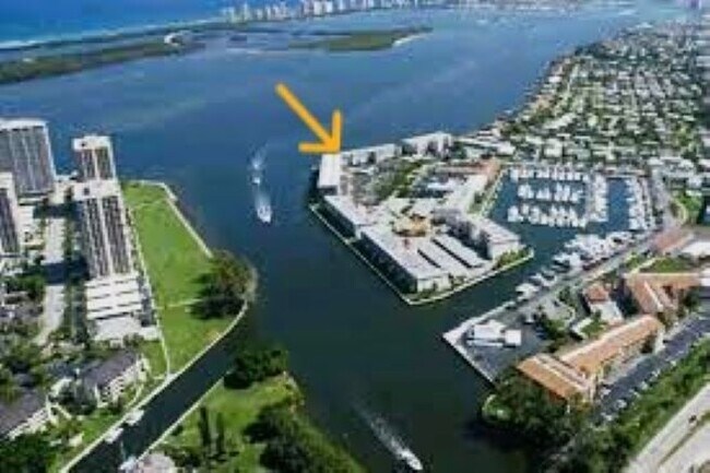 Building Photo - 52 Yacht Club Dr