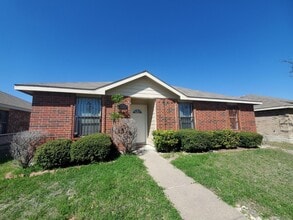 Building Photo - 3 bedroom in a great location!