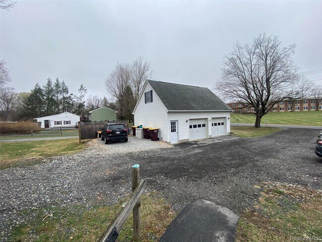 Building Photo - 94 Sanfordville Rd