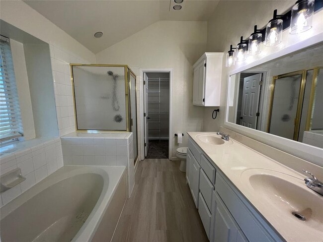 Building Photo - 909 Pruett Dr