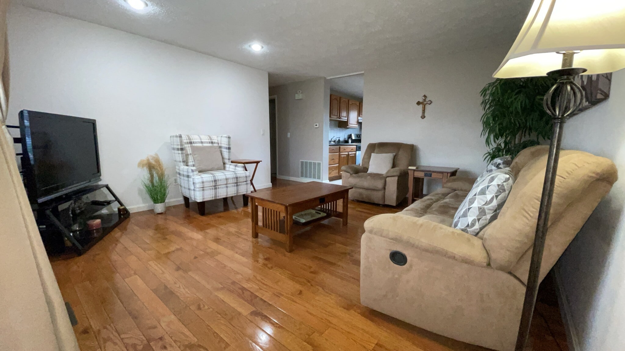 Building Photo - 236 Cresthaven Ln