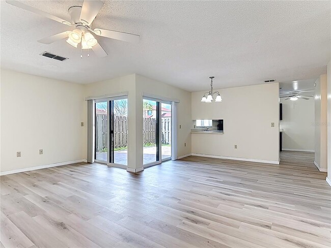 Building Photo - 467 Hunter Cir