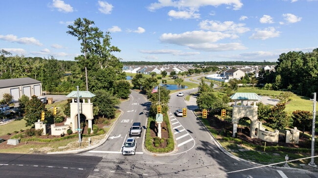Building Photo - Modern 3 Bedroom 2 Bathroom Myrtle Beach Home