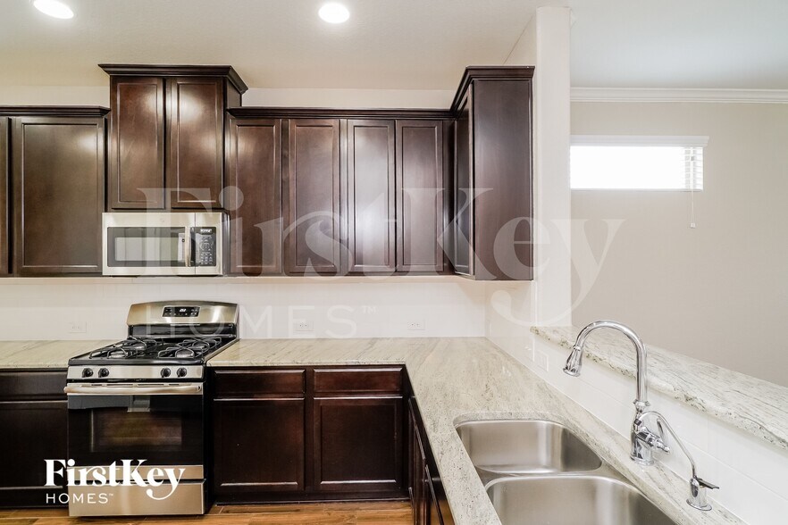 Building Photo - 13206 Frio Parke