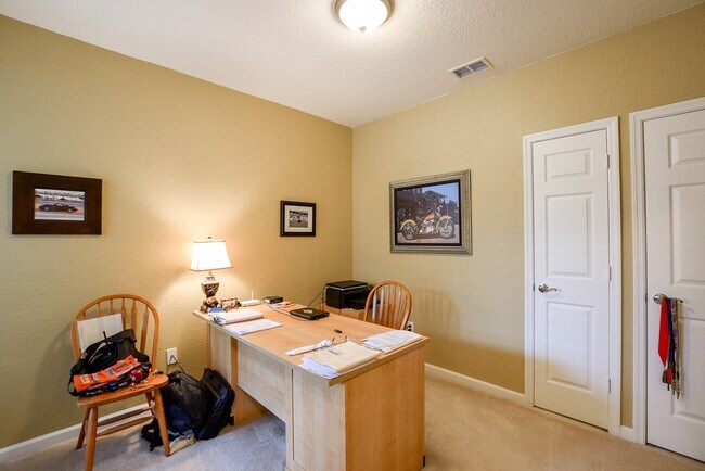 Building Photo - 5030 Maxon Terrace