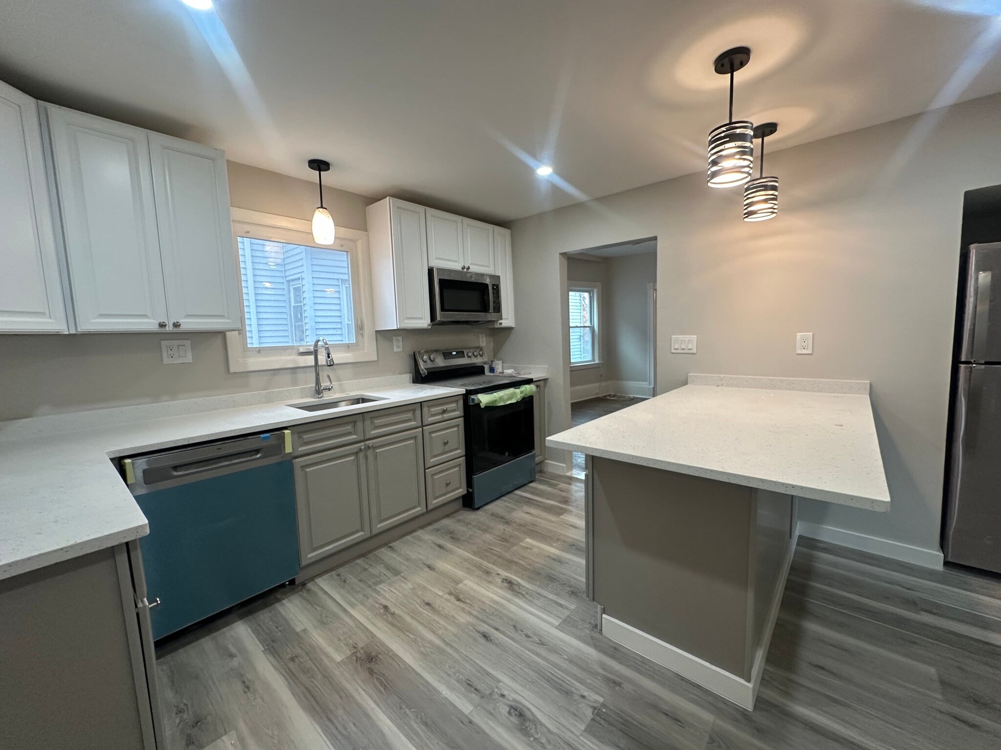 Building Photo - 13 Gladstone St