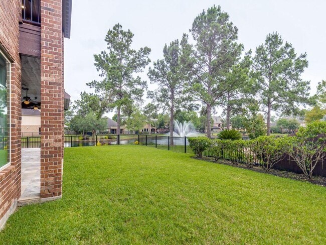 Building Photo - 18619 Duke Lake Dr